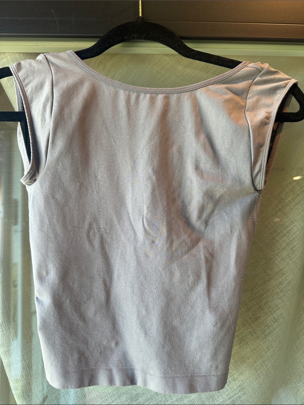 Women’s Sleeveless Scoop Neck Tank Top - backless and lined